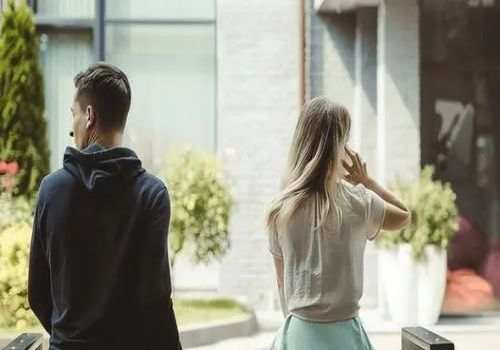 离婚协议房子归女方,怎么办房产证